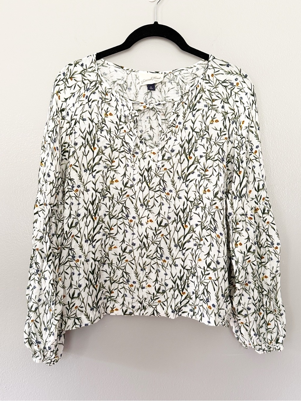 Universal Thread Floral Blouse White Botanical Print Long Sleeve XS